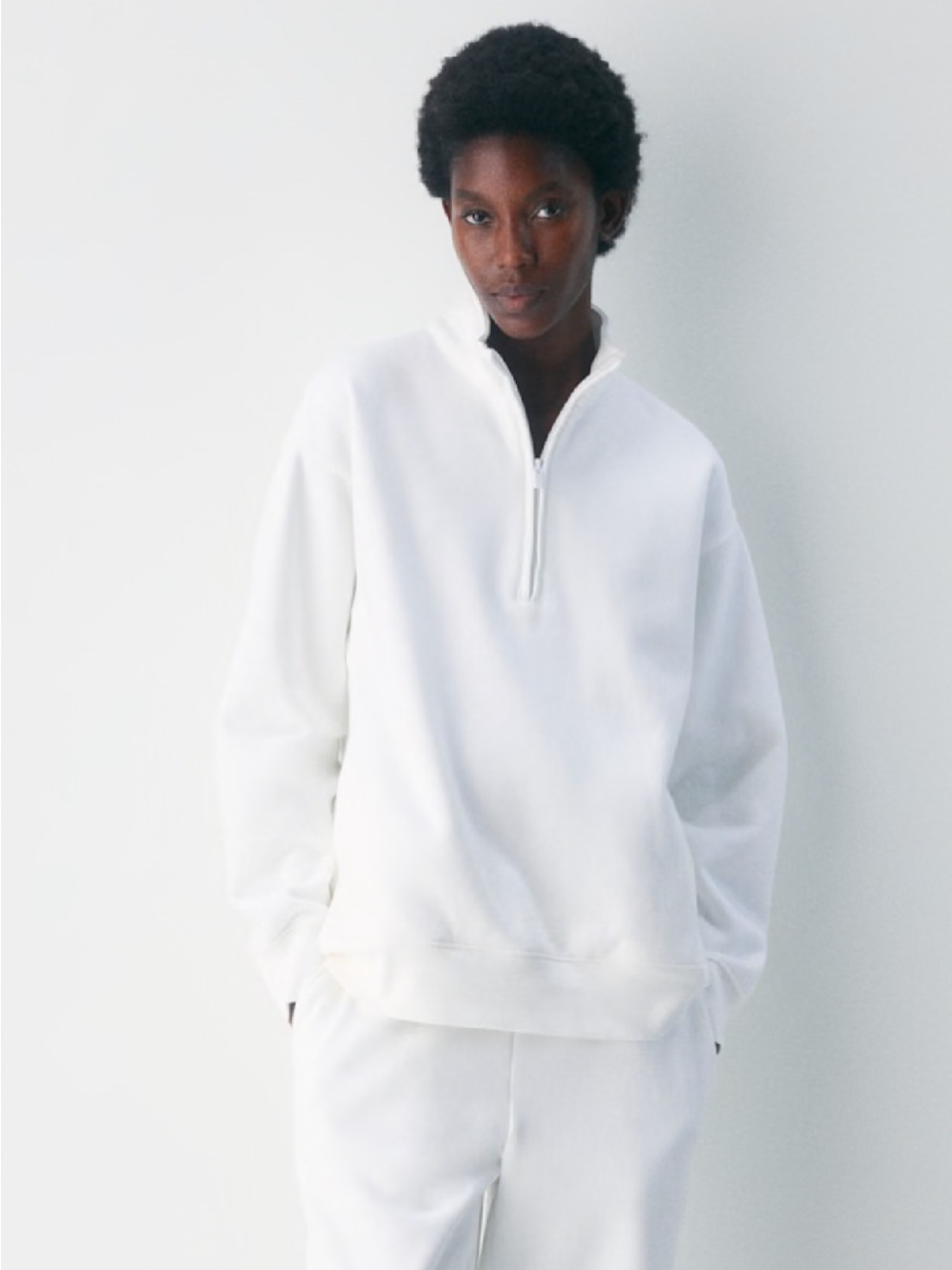 TNA Cozy Sweatfleece 1/4 zip Pullover  with pockets - white. Size small.
